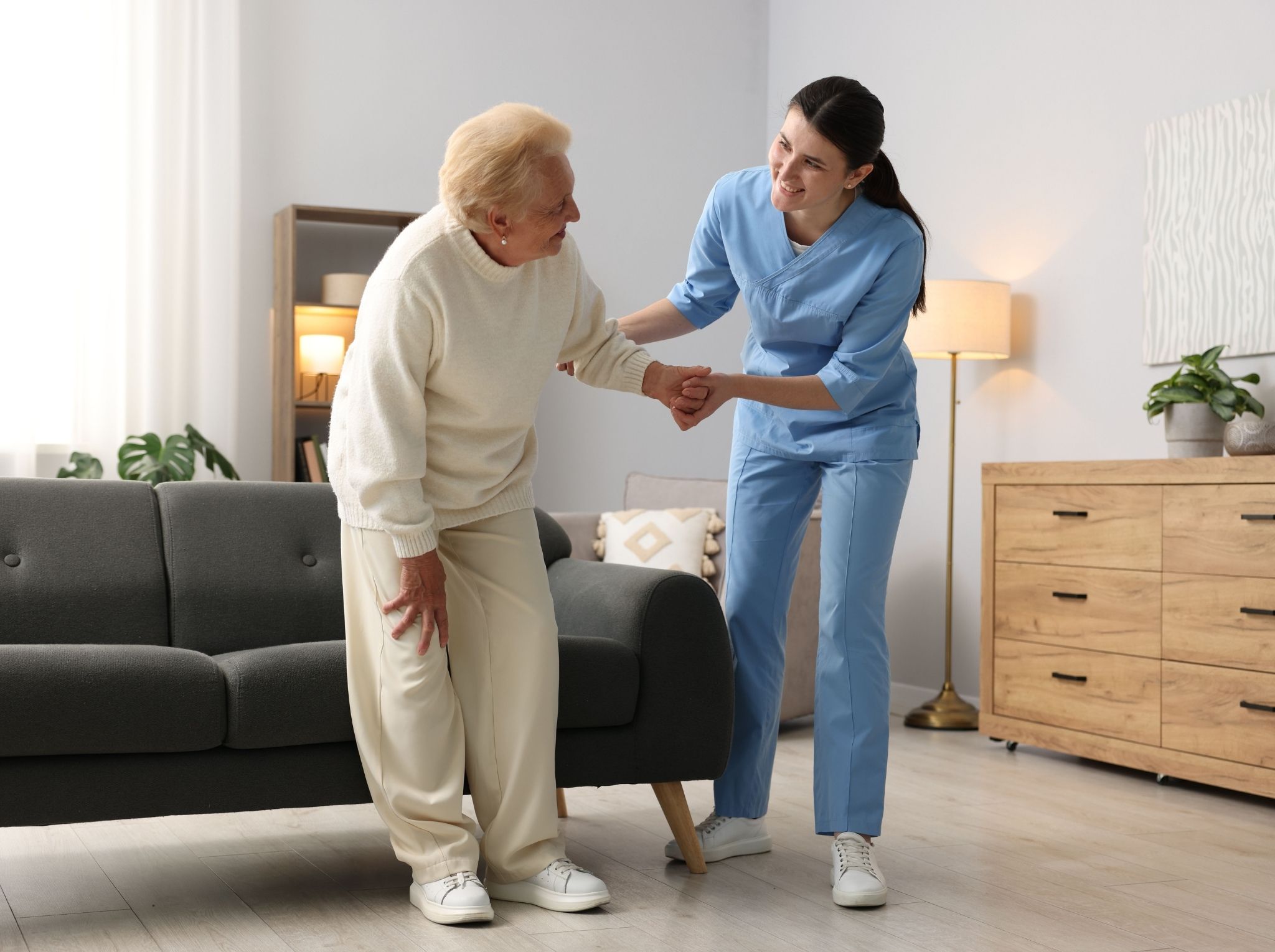 7 Warning Signs It’s Time to Consider Professional Senior Care for Your Parents 